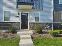 Building Photo - 858 Finley Dr