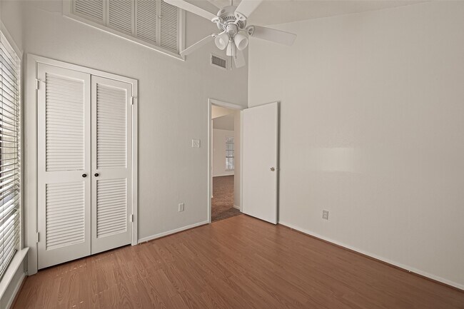 Building Photo - 2714 S Brompton Dr