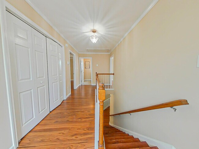 Building Photo - 709 Lakeside Landing Ct