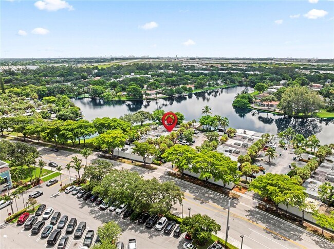 Building Photo - 6480 Miami Lakes Dr