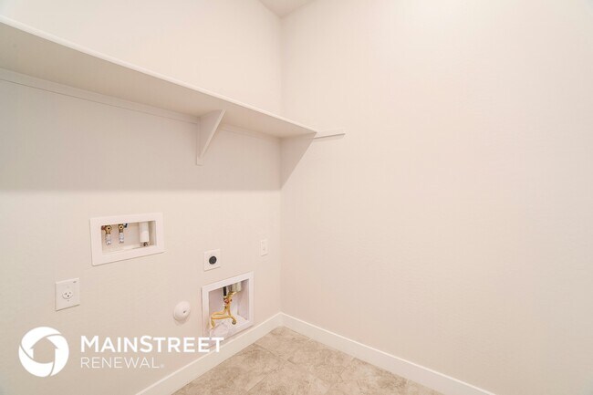 Building Photo - 8615 S 69th Ln