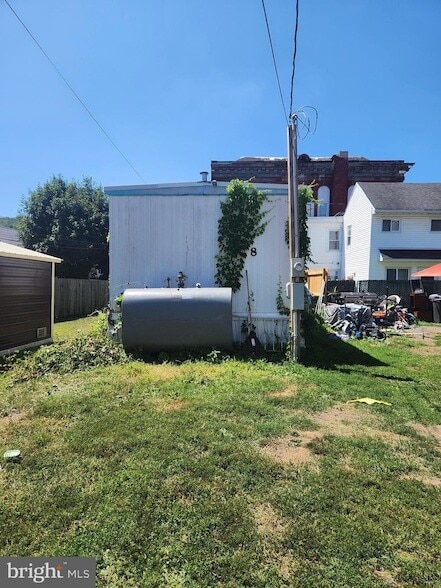 Building Photo - 8 S Front St