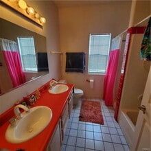 Building Photo - 12944 Woodbridge St