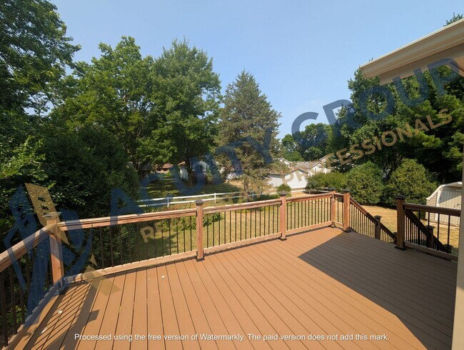 Building Photo - Elm Creek Park adjacent Large 2+BR House For Rent