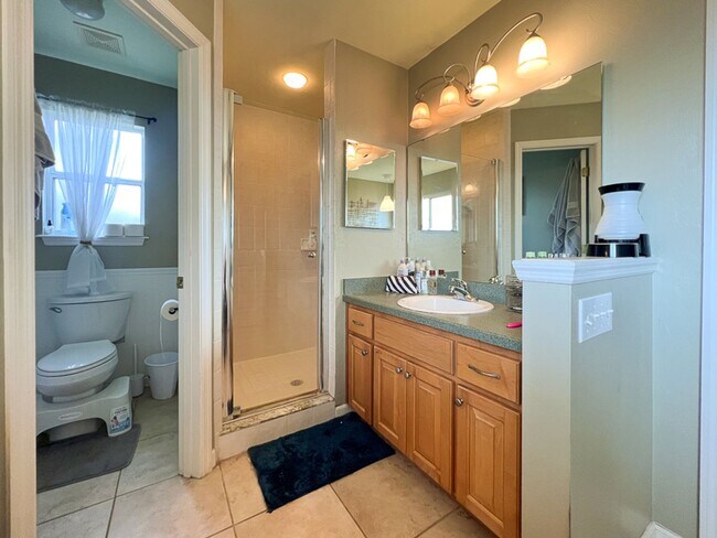 Building Photo - Pet Friendly 3BR/2BA Home on 1 acre in SW Gainesville - available Mid-October!
