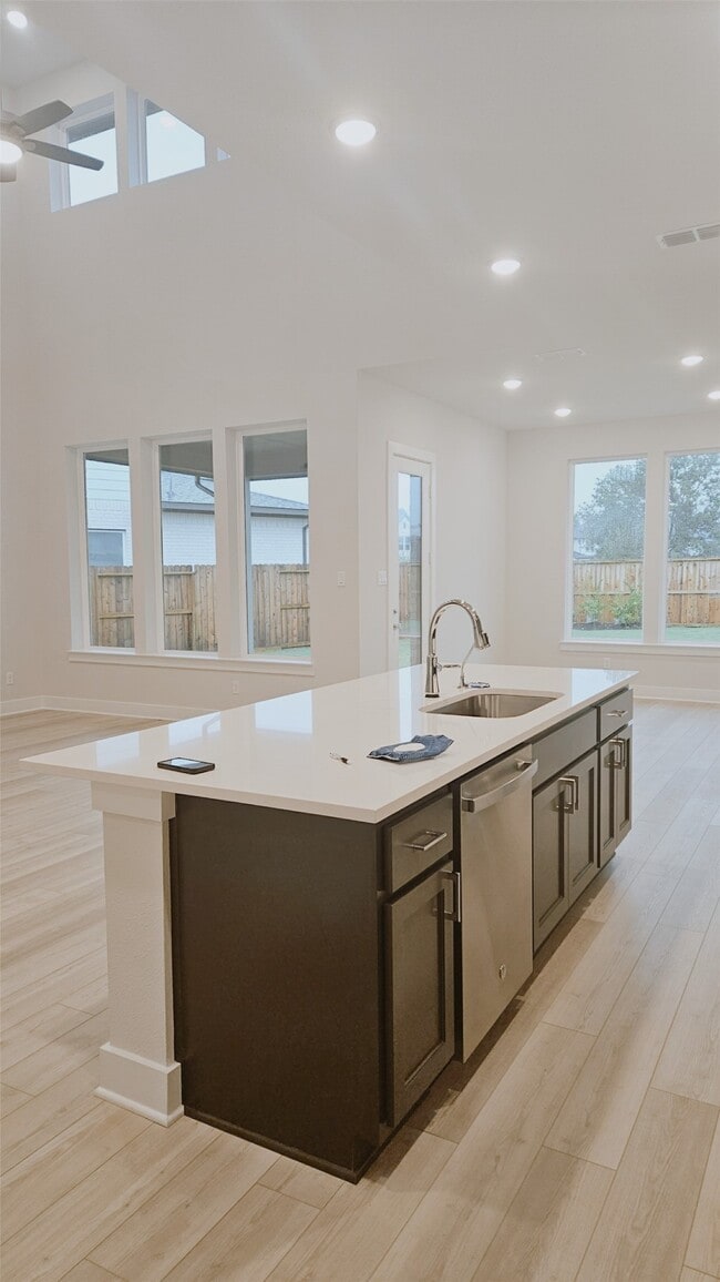 Building Photo - 26018 Maple Bloom Dr