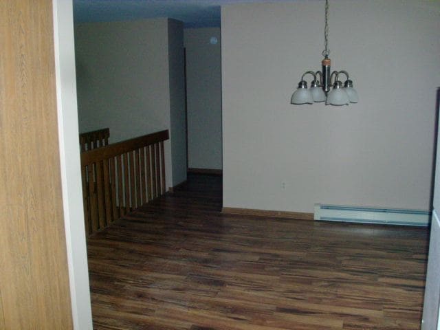 Building Photo - 3 br, 1 bath Townhome - Martin House Townh...