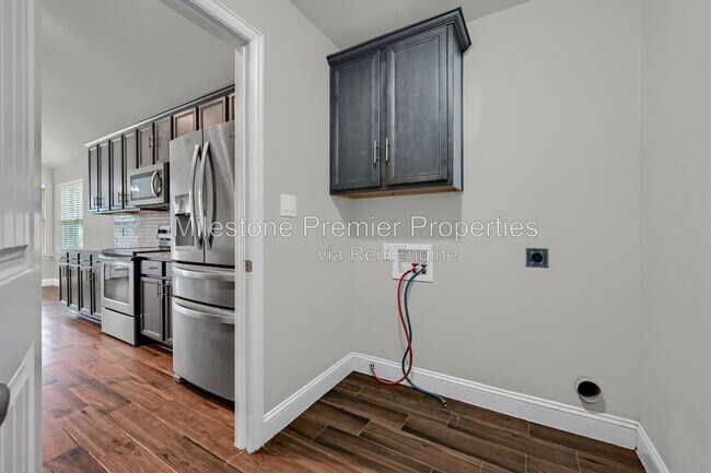Building Photo - 3418 Ballam St
