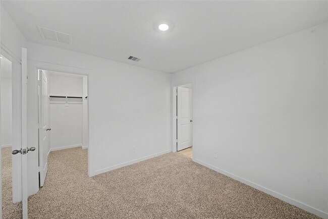 Building Photo - 4215 Camden Lakes St