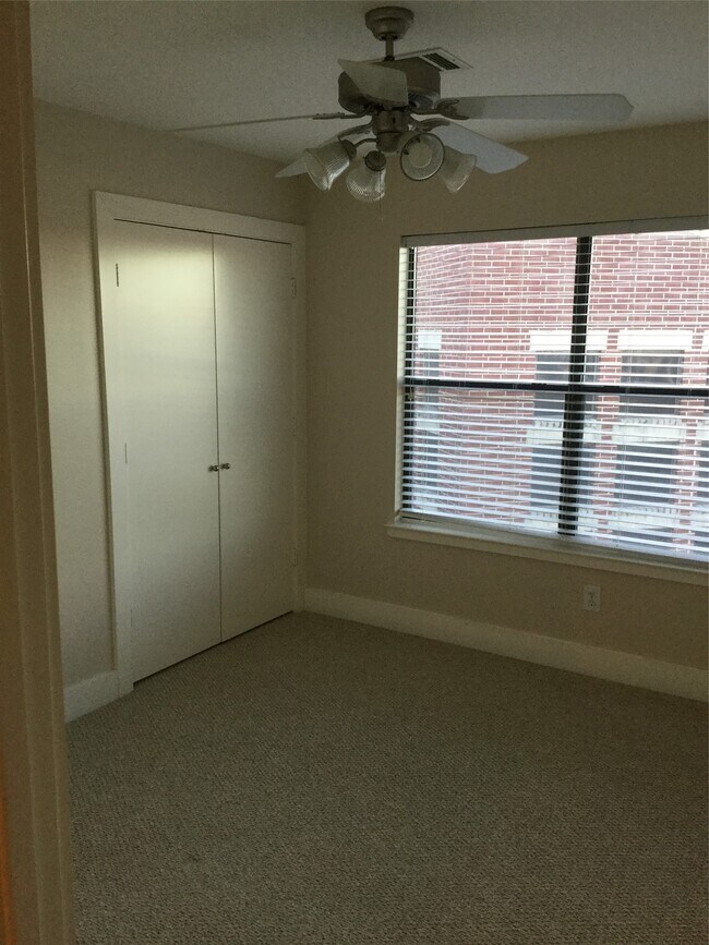 Building Photo - 3501 Link Valley Dr.