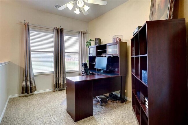 Building Photo - 4100 Comanche Dr