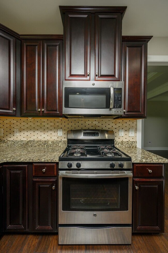 Building Photo - **RARE, EXECUTIVE HOME ON OVER HALF AN ACRE IN WILLIAMSON COUNTY BRENTWOOD ZONED FOR BRENTWOOD MI...