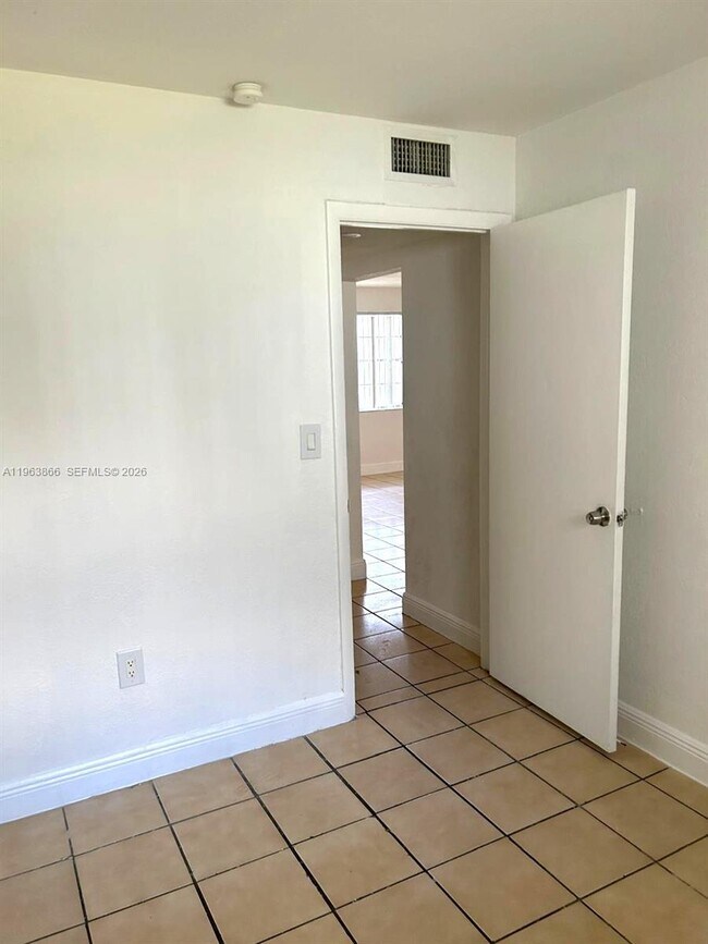 Building Photo - 17255 SW 95th Ave