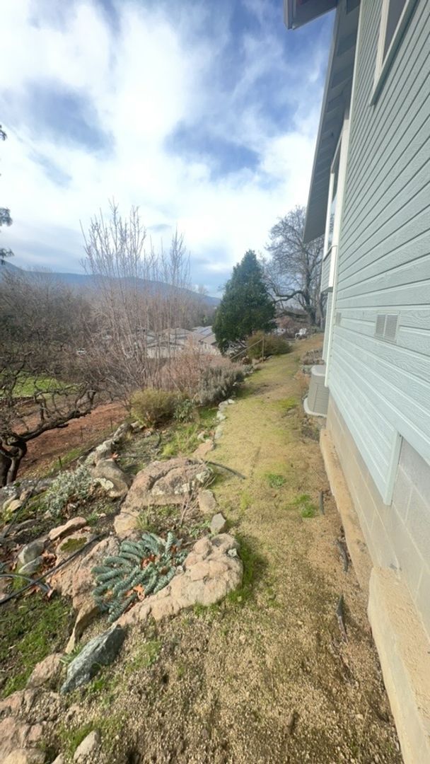 Building Photo - Beautiful 3 Bedroom home in the Mountain Meadows Community