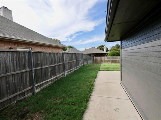Building Photo - 4502 Highlands Dr