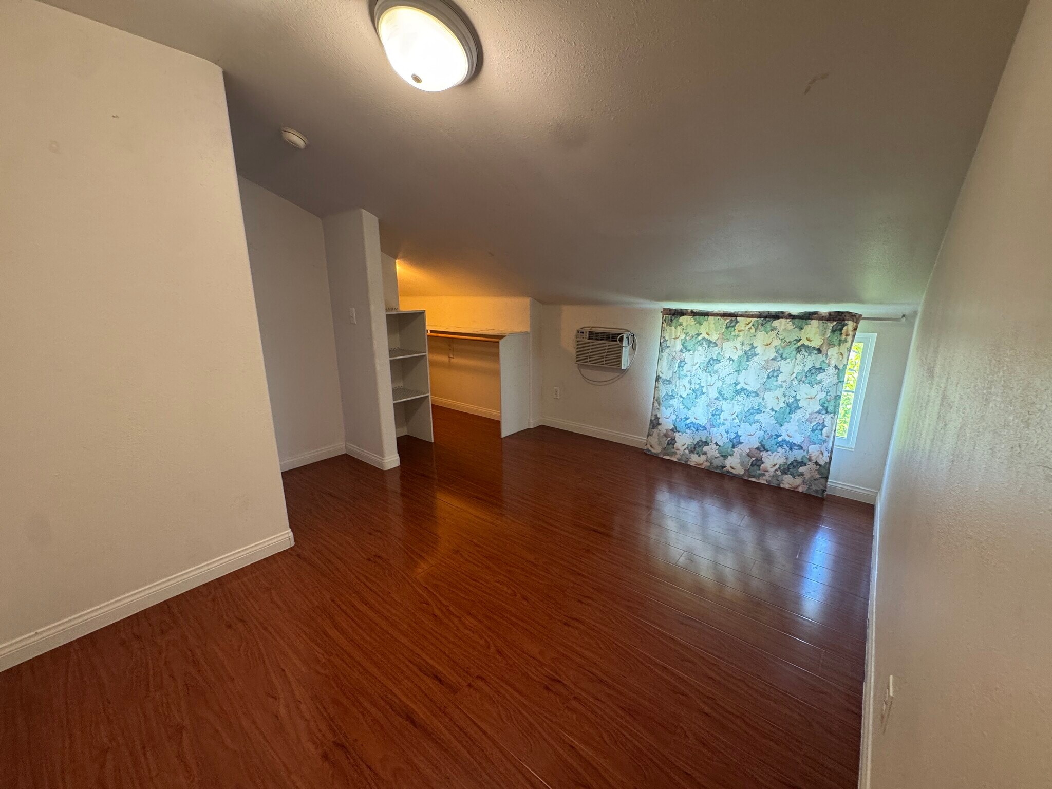 Building Photo - 758 W Longden Ave