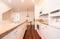 Building Photo - 928 Lilac Ln