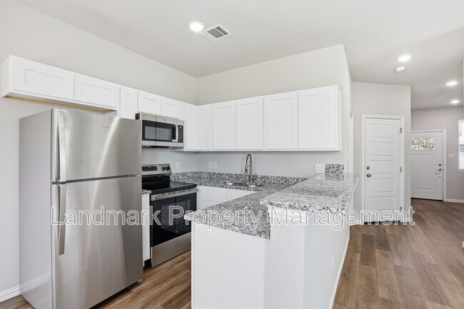 Building Photo - 303 Eastland St