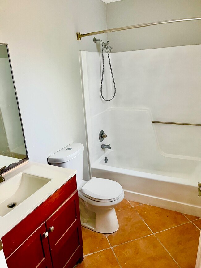 Building Photo - 17 Crossings Cir