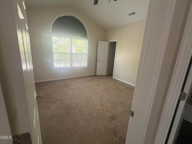 Building Photo - Room in Condo on Claret Ln