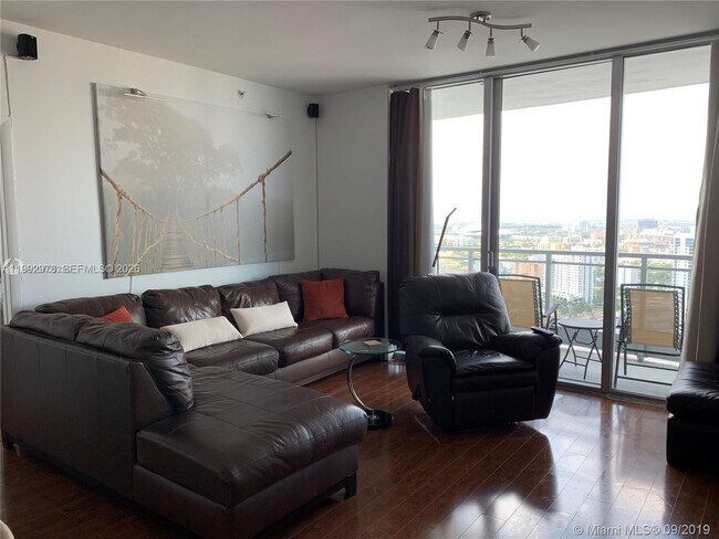 Building Photo - 90 SW 3rd St