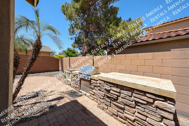 Building Photo - 869 E Waterview Pl