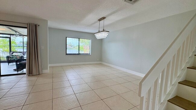 Building Photo - 5325 Tennis Ln