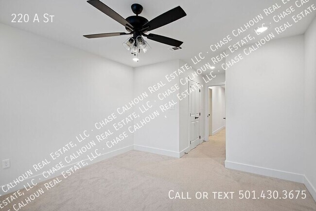 Building Photo - 220 A St