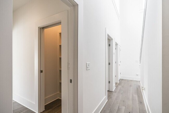 Building Photo - 3BR Germantown Townhome in the Heart of Nashville