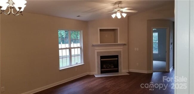 Building Photo - 5473 Harris Cove Dr