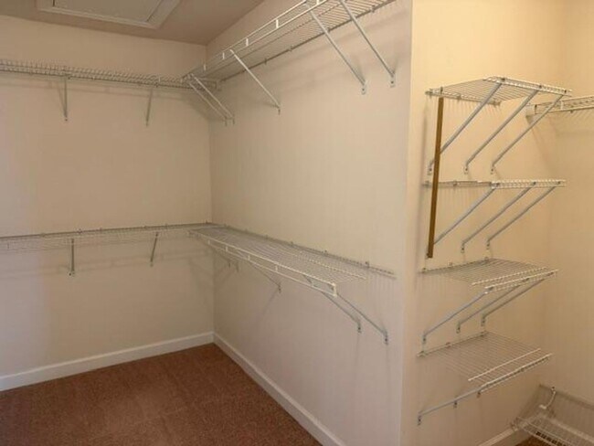 Building Photo - 2460 Pecan Ridge Way