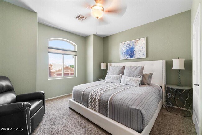 Building Photo - 5512 E Campo Bello Dr