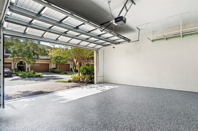 Building Photo - 115 SW 127th Terrace