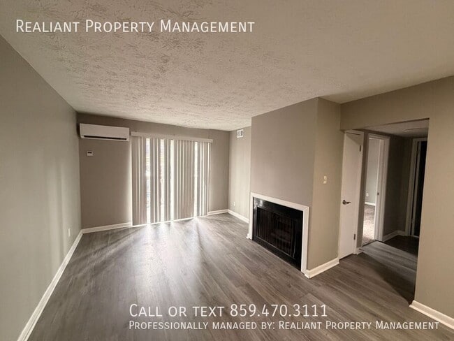 Building Photo - 2074 Fairmont Ct