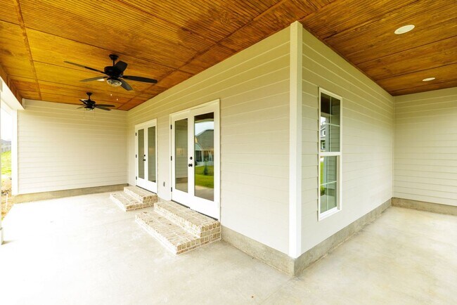 Building Photo - 3061 Houser Wy