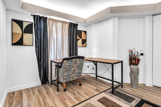 Building Photo - 1006 SE 6th St