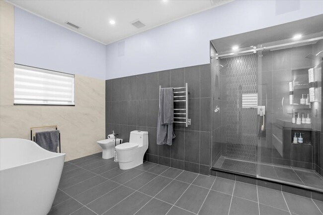 Building Photo - 16405 E Layton Ave