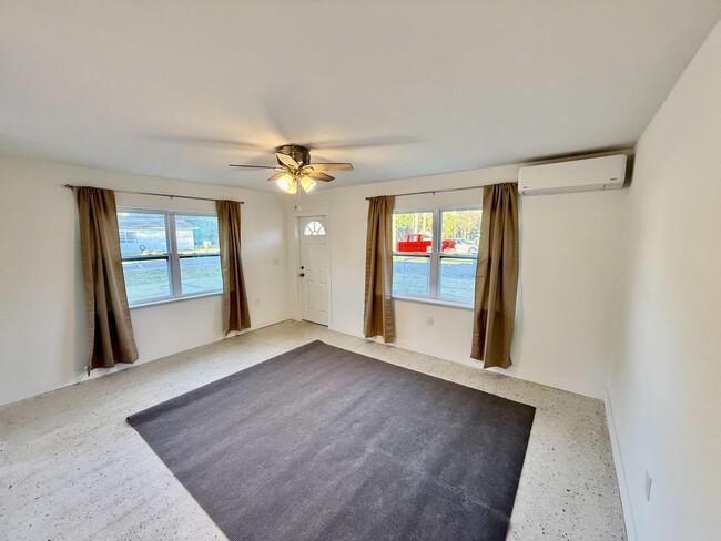 Building Photo - 5045 Garner St