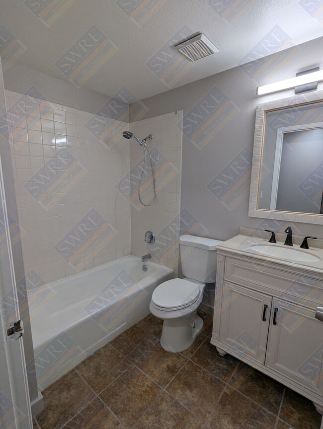 Building Photo - 3107 Scott Dr