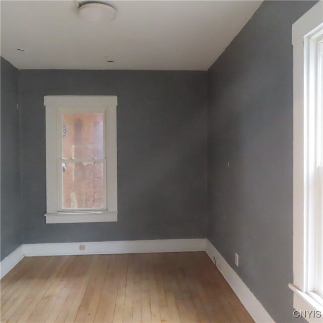 Building Photo - 540 Teall Ave