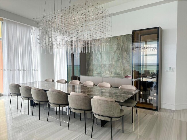 Building Photo - 17901 Collins Ave