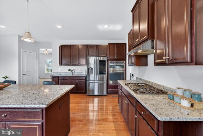 Building Photo - 40 Gina Dr