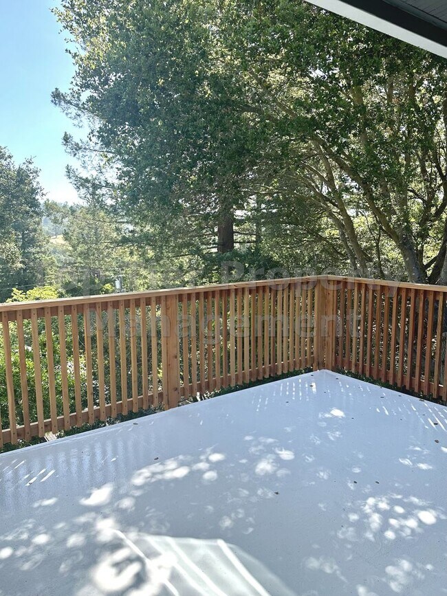 Building Photo - Beautifully Remodeled 4 Bedroom / 3 Bath /...