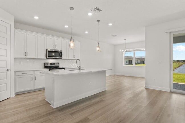 Building Photo - 5684 Hampton Park Cir