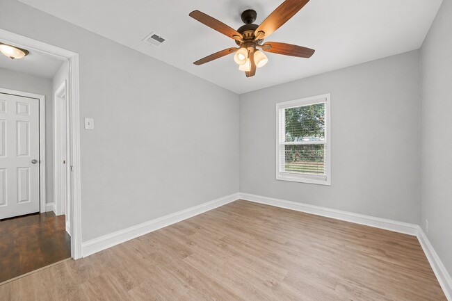Building Photo - 3823 Florinda St