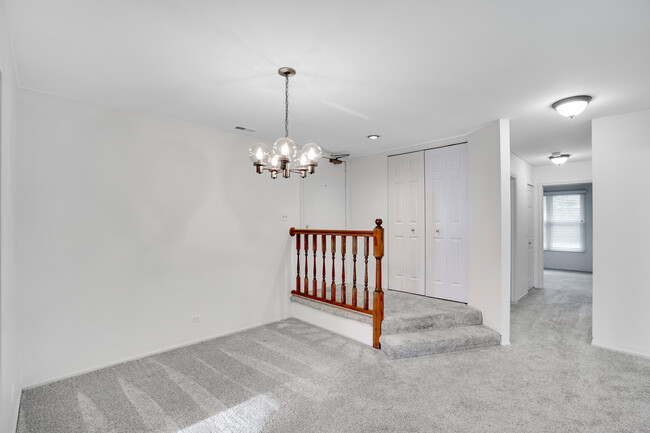 Building Photo - 1330 Cromwell Ct