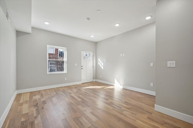 Building Photo - 5412 Delancey St