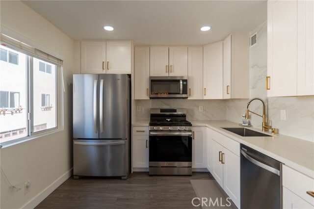 Building Photo - 7757 Vía Rosa Maria