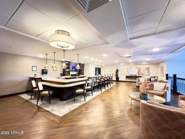 Building Photo - 5900 S Gilbert Rd