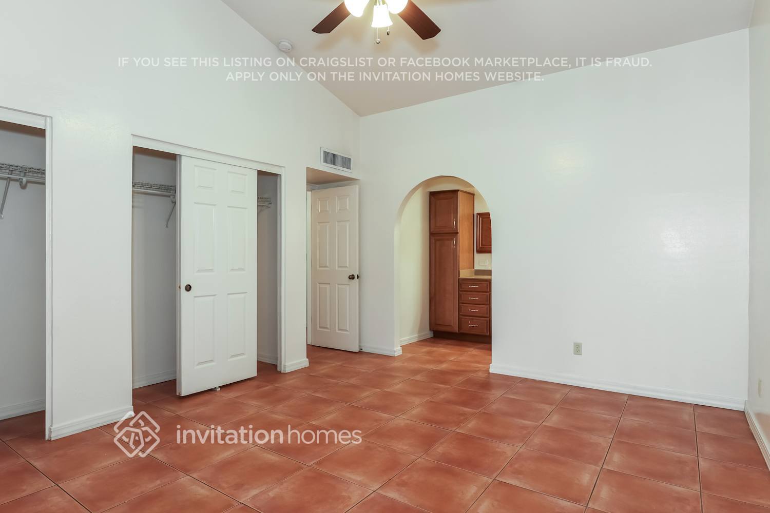 Building Photo - 2234 E Florian Ave